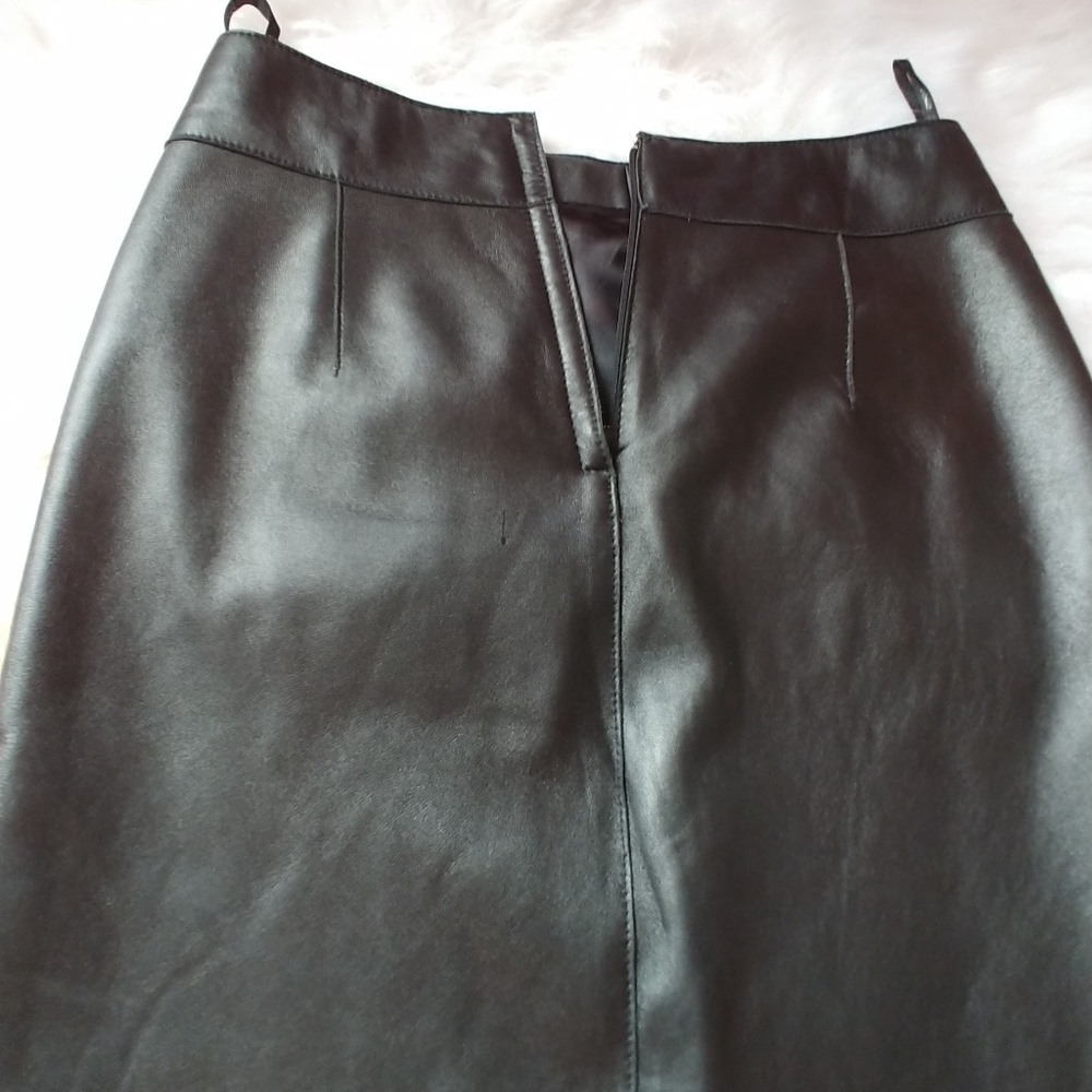 BEBE 100% GENUINE LEATHER SKIRT - Picture 4 of 10